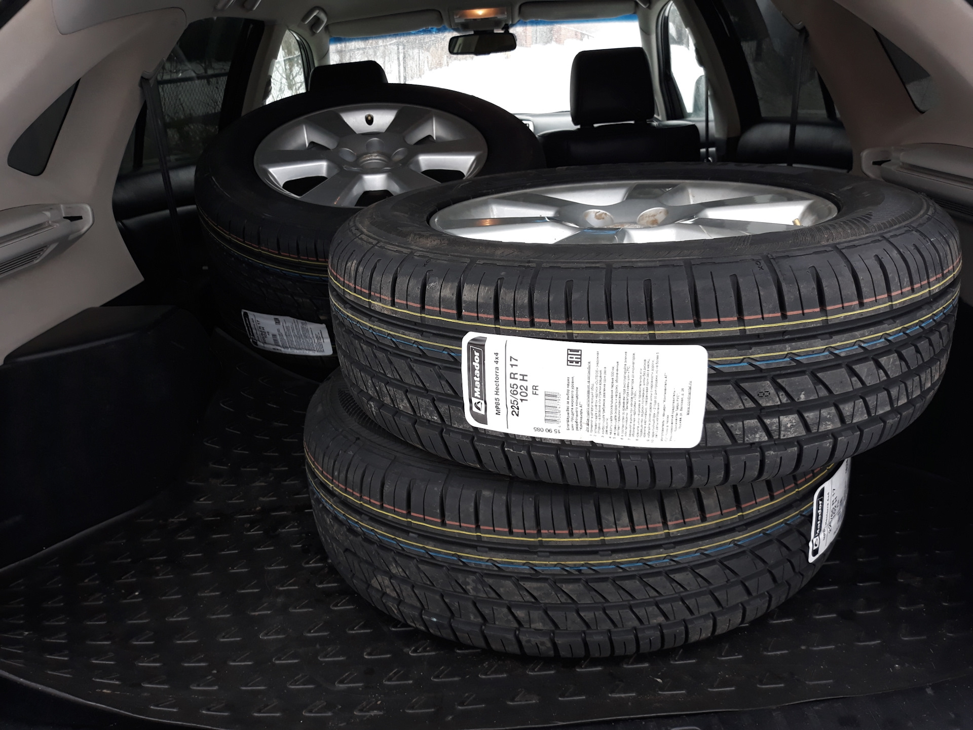 Летняя резина Matador 225/65 R17 — Lexus RX (2G), 3,5 л, 2008 года ...