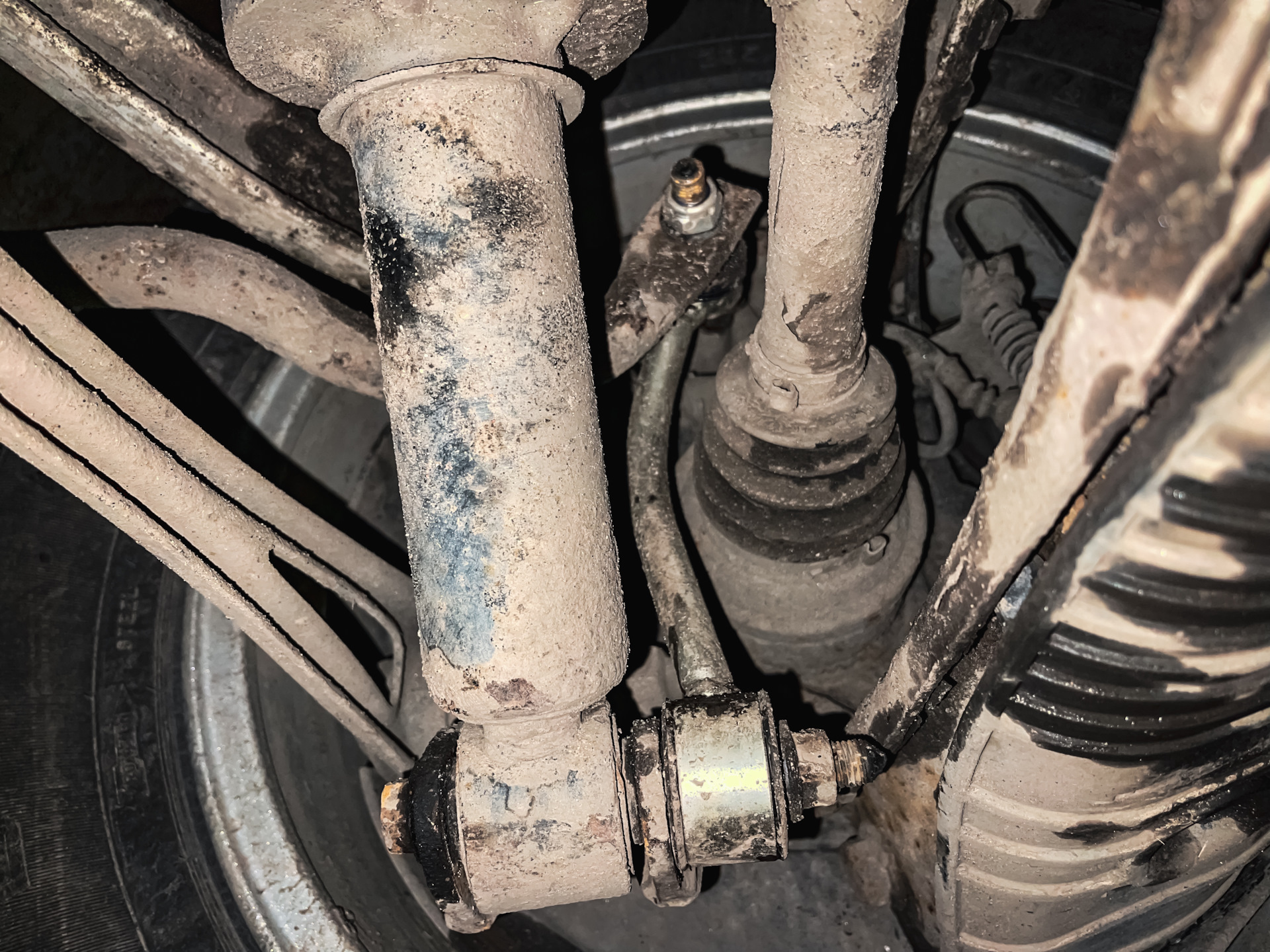 Замена сайлентблоков верхних рычагов, стоек стабилизатора и ...