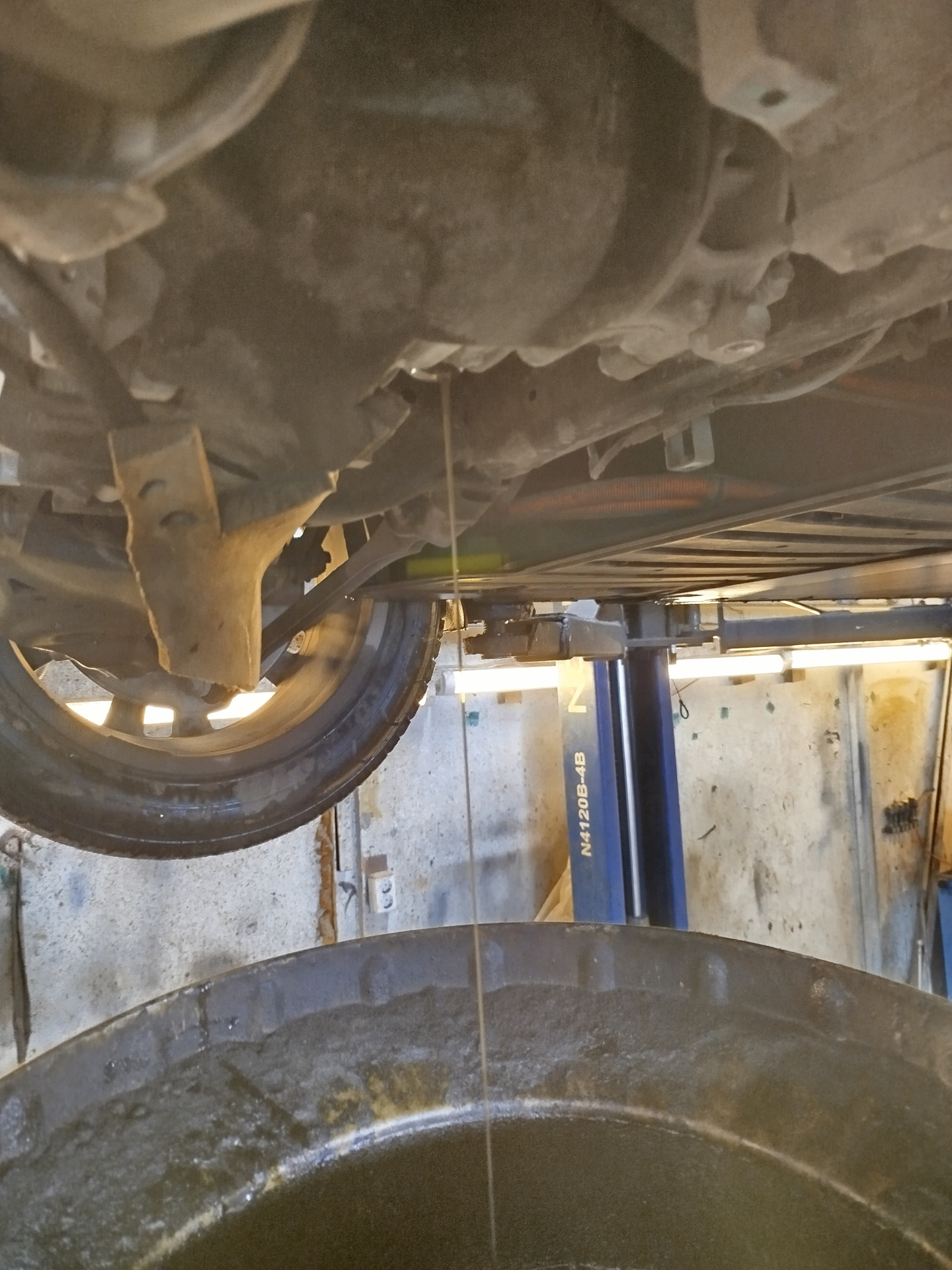 Задний редуктор окончание слива… — Zeekr X