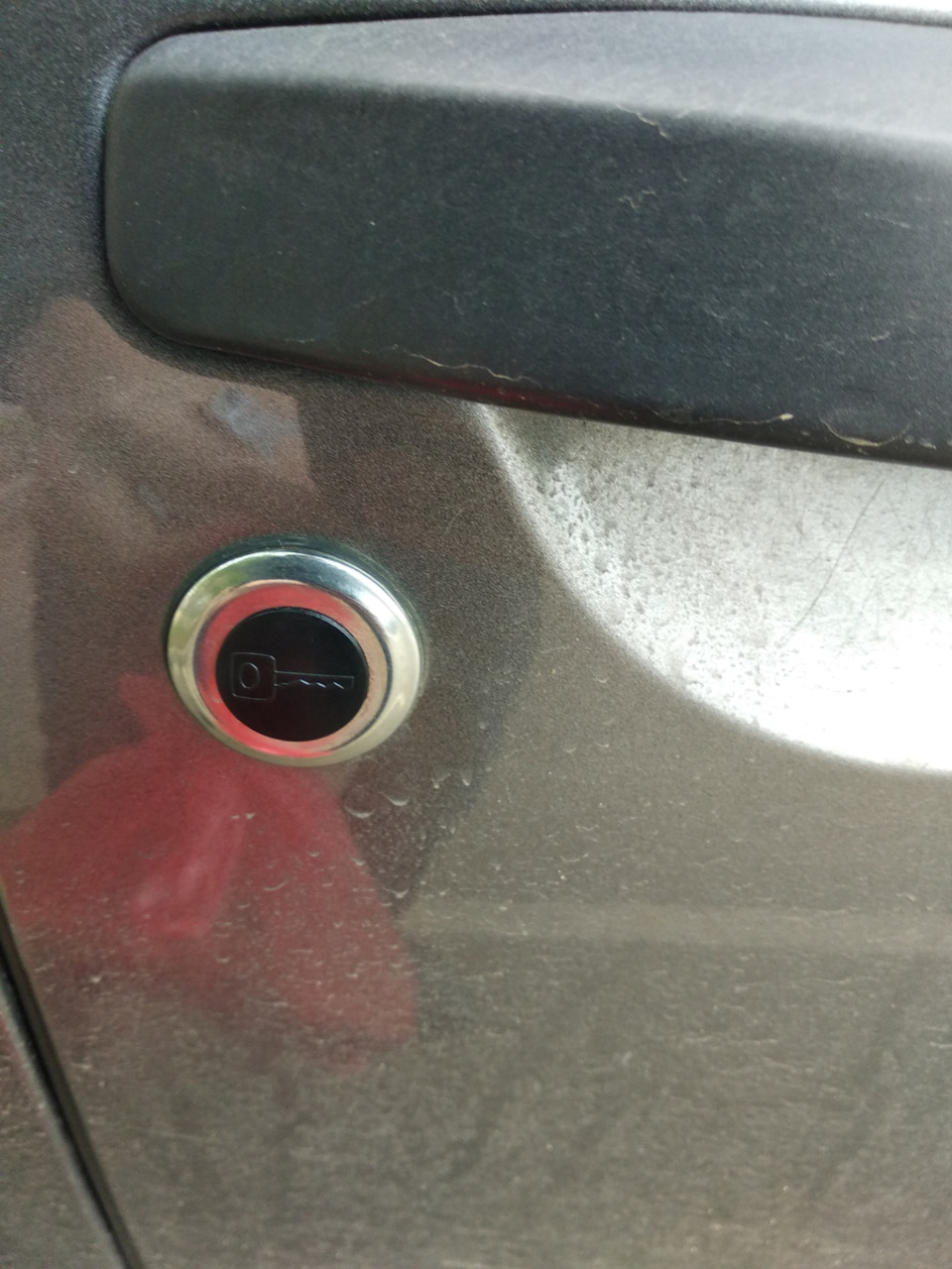 Колпачки, заглушка замков — Nissan Terrano III, 2 л, 2014 года ...