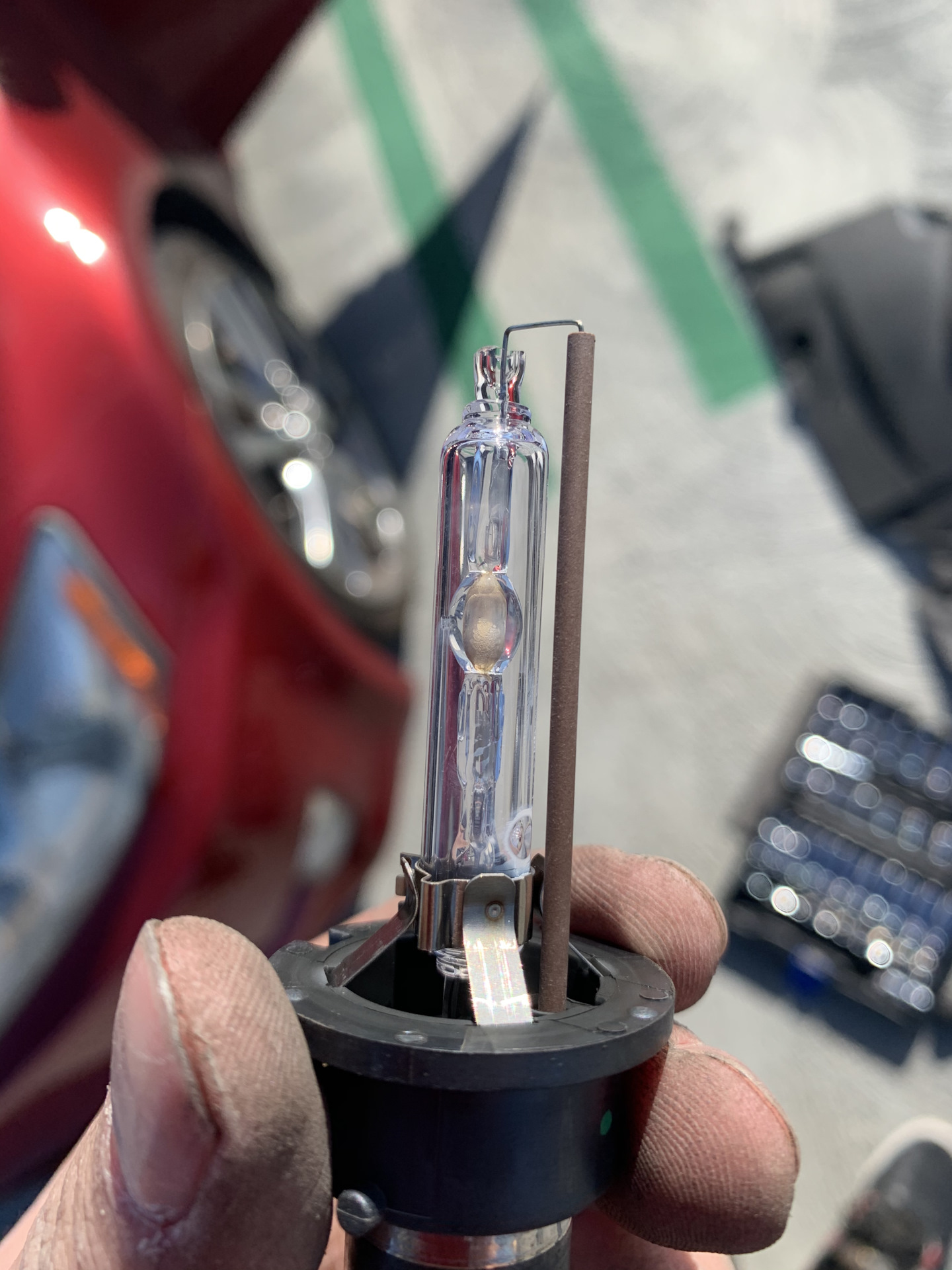 Замена лампочки лексус. Лампочка птф лексус gs300. Лексус 330 ближний свет. Лампа стоп сигнала лексус rx 2005. Lexus rx330 лампа ближнего света.