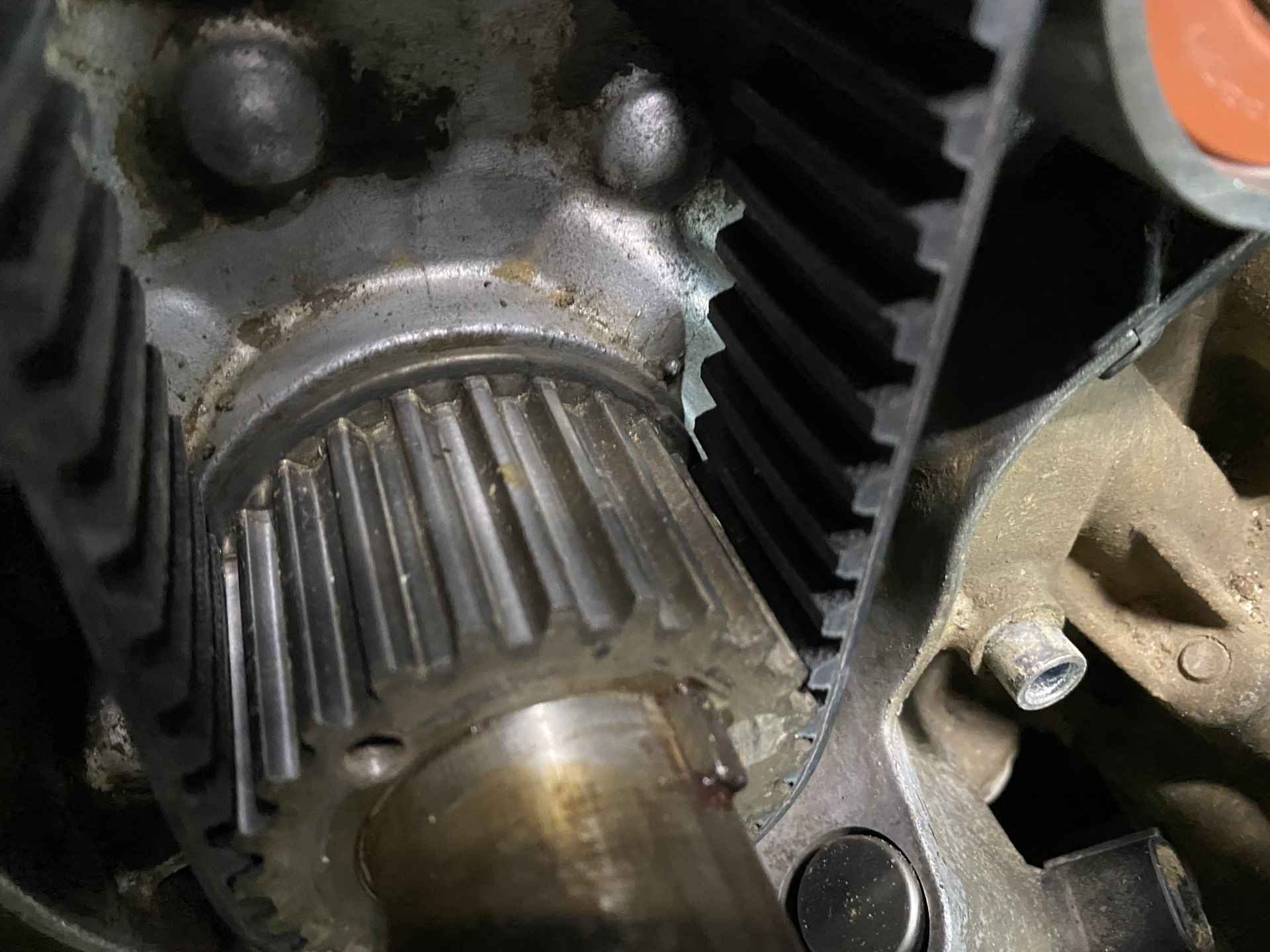 метка коленвала. тд 23 метка коленвала. метка коленвала. метка коленвала. метки грм на коленвале 7а.