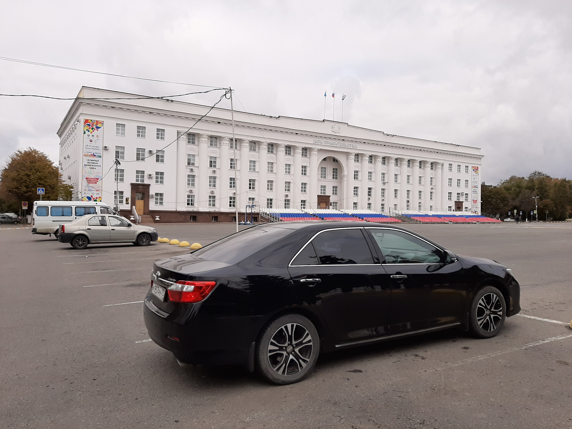 Номер авто ульяновск. Дом правительства Ульяновск. Авто Ульяновск. Красивые автомобили в Ульяновске. Дом правительства Ульяновск фото.