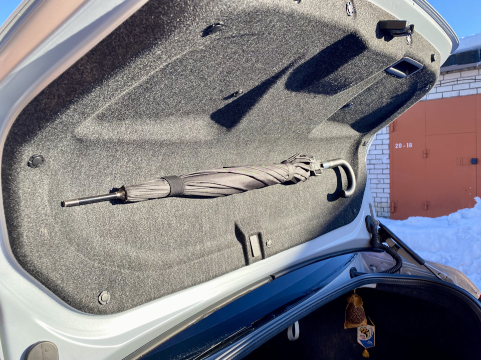 Крепление зонта, держатель ремней безопасности, полка для телефона ...