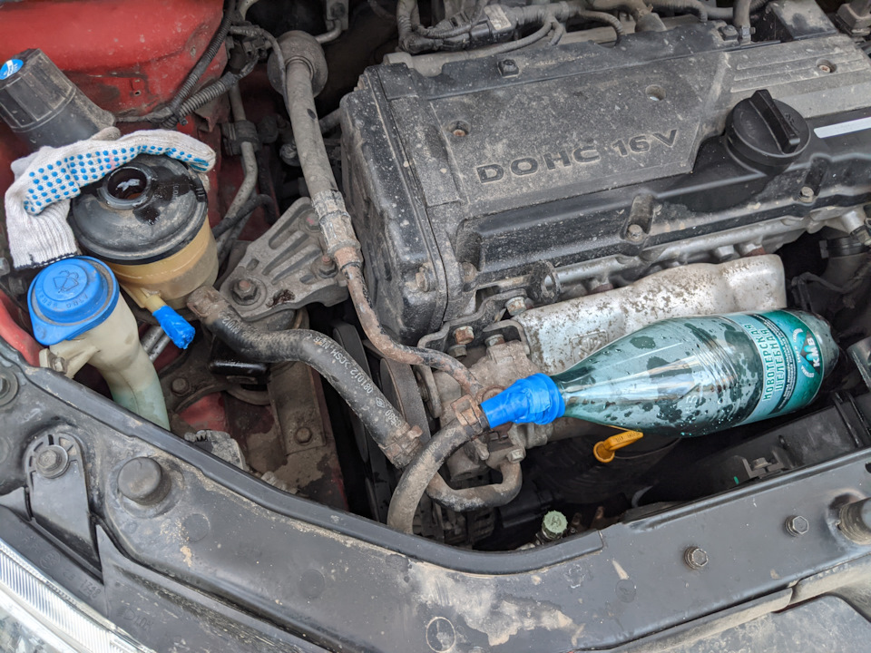Замена жидкости ГУР — Hyundai Getz, 1,4 л, 2008 года | своими руками ...