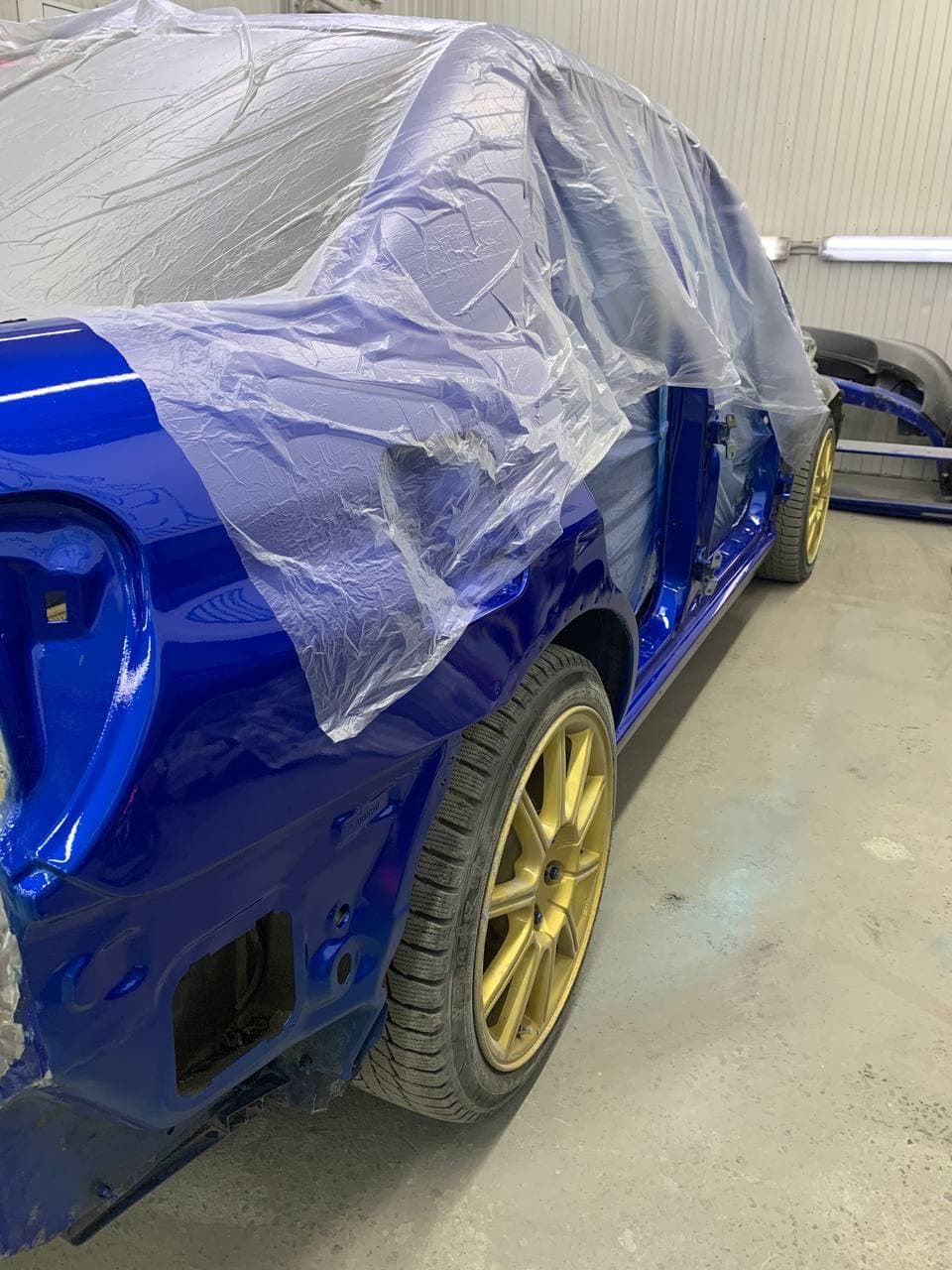 хорошо, что не стали красить в другой, а просто обновили родной цвет)) — Subaru Impreza WRX STI (GD)