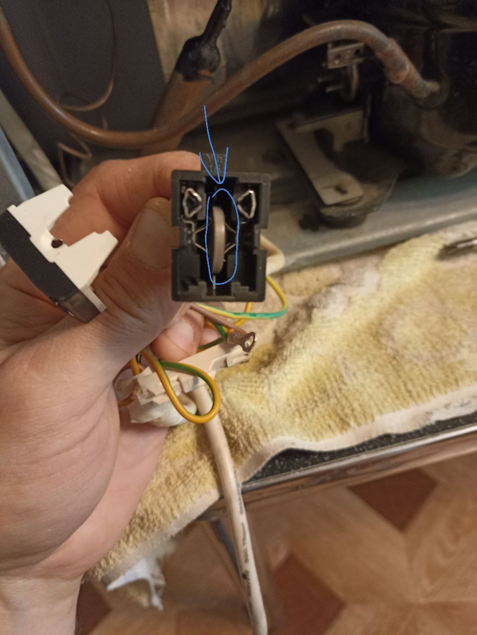 Запуск бытового 220 холодильника на слабом инверторе. Как уменьшить ...