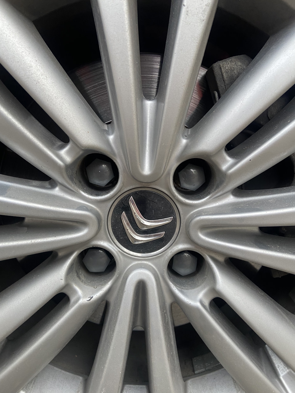 Заглушки болтов — Citroen C4 (2G), 1,6 л, 2012 года | тюнинг | DRIVE2