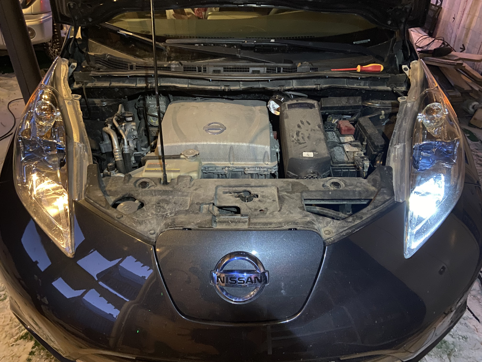 Светодиодки в габариты. Предохранитель габаритов leaf - Nissan Leaf (1G), 2013 г