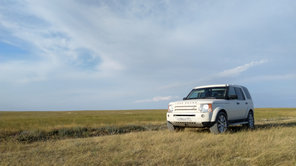 Land Rover Discovery White V8 4.4
