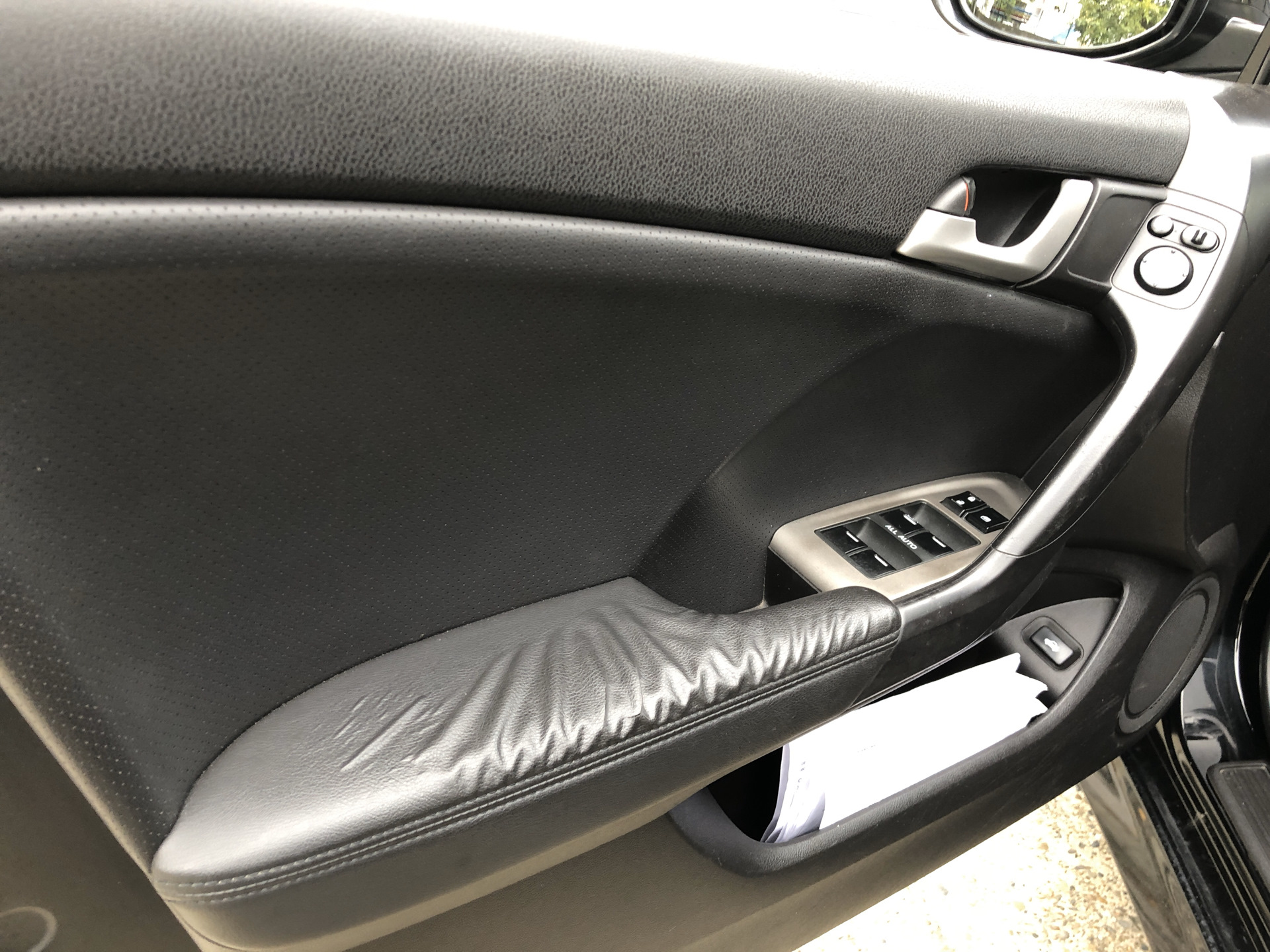 перетяжка подлокотников - Honda Accord (8G), 2,4 л, 2008 года фотография DRIVE2