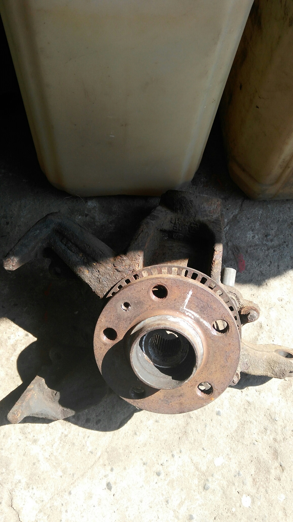 Небольшое ТО. Замена поворотных кулаков и тормозных шлангов ...