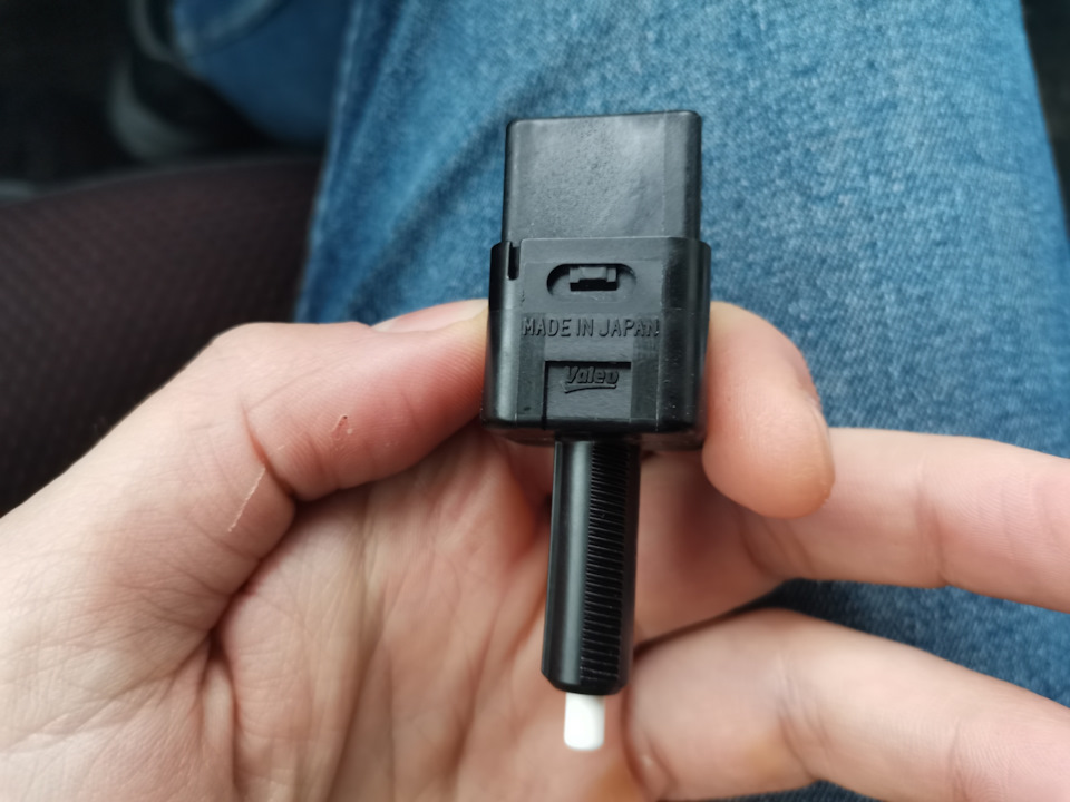 Перестали работать стоп сигналы — Nissan Note (1G), 1,6 л, 2008 года ...