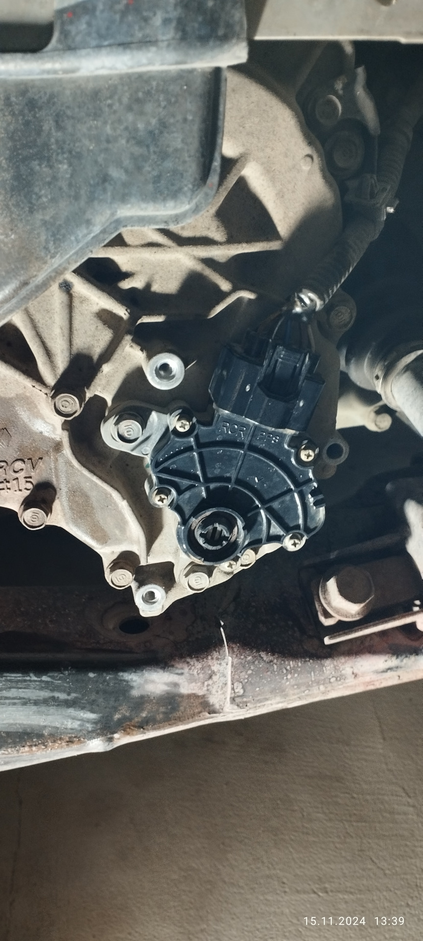 Почистил от пыли датчик акпп… — Honda CR-V (RM)