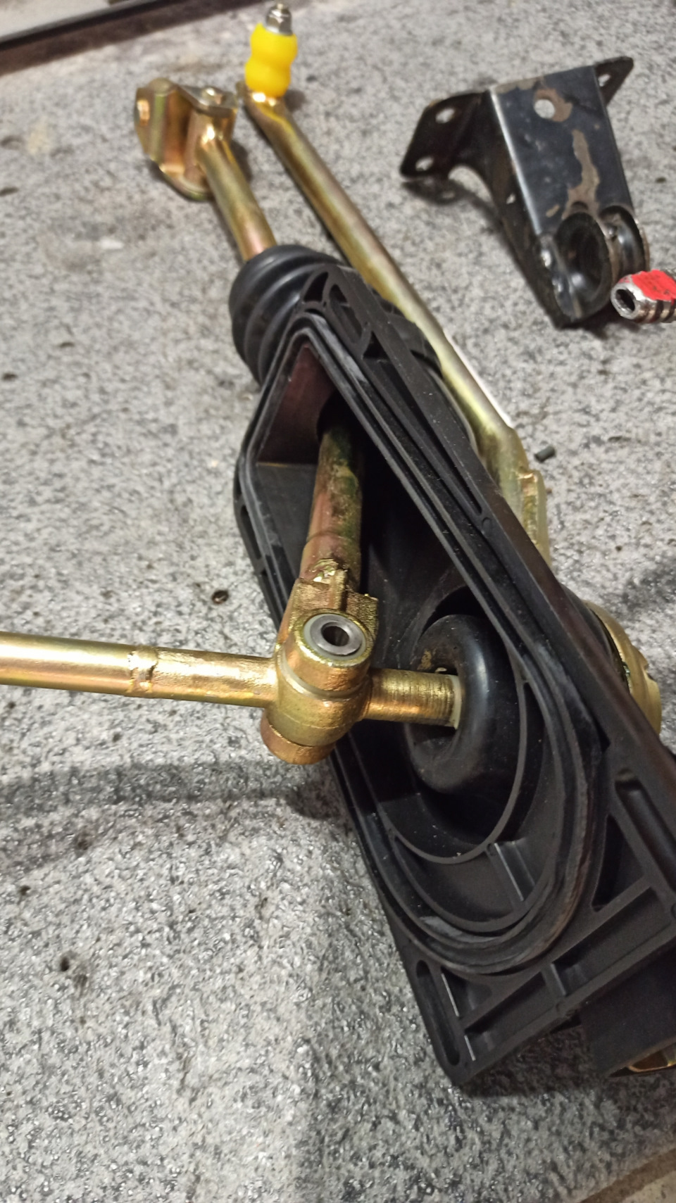 Новые запчасти на москвич святогор