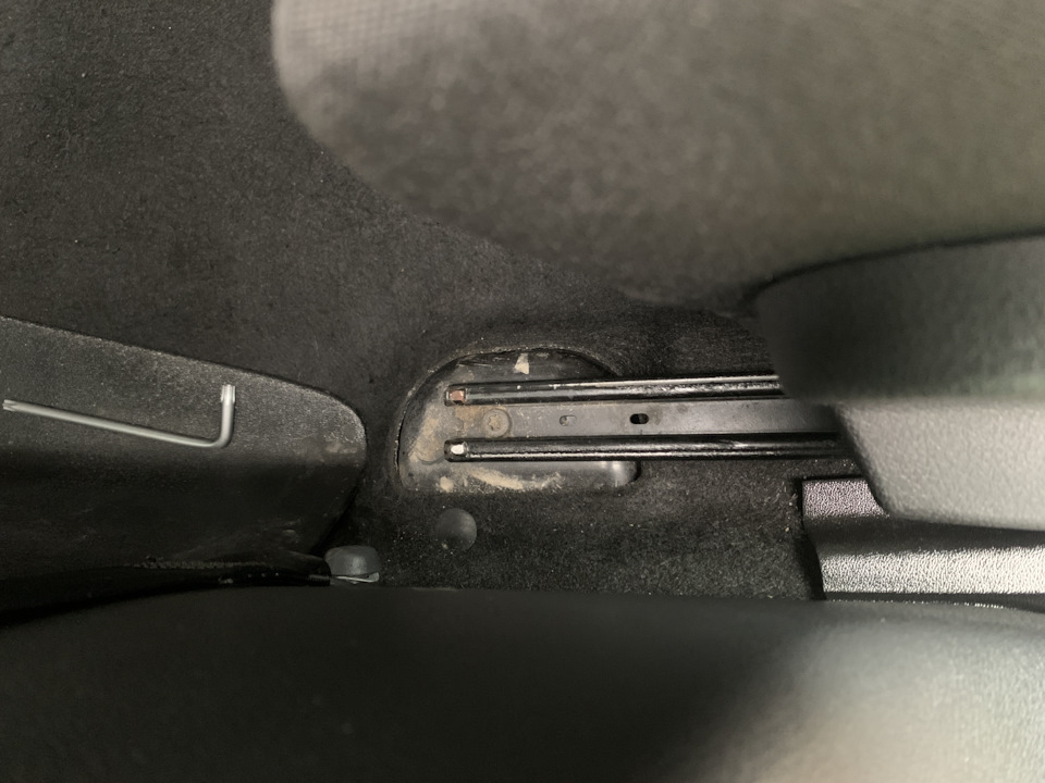 Накладки под крепление сидений логан степвей — DRIVE2