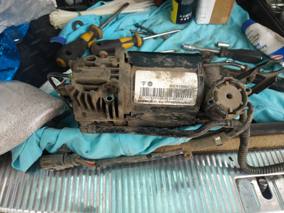 Профилактика компрессора пневмоподвески! — Volkswagen Touareg (1G), 3 л ...