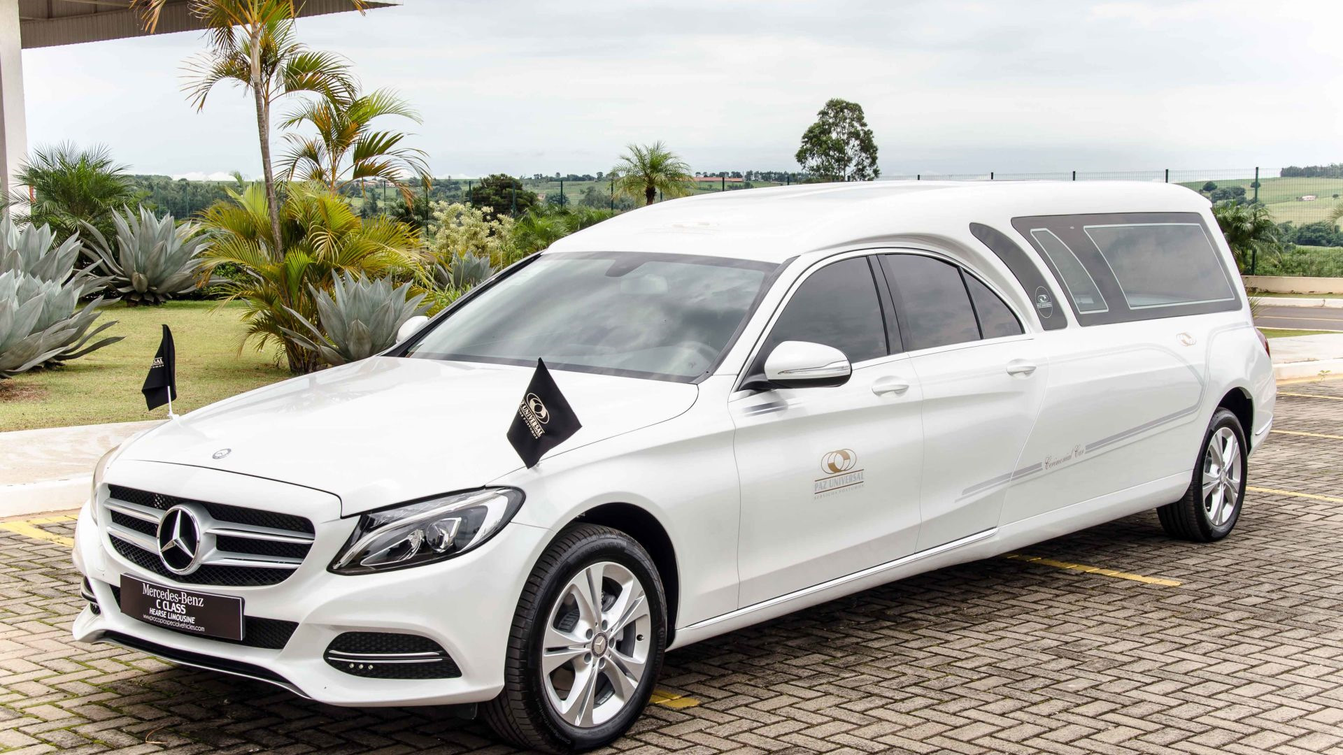 Катафалк мерседес s. Mercedes w124 катафалк. Катафалк мерседес 222. Катафалк мерседес. Мерседес 124 катафалк.