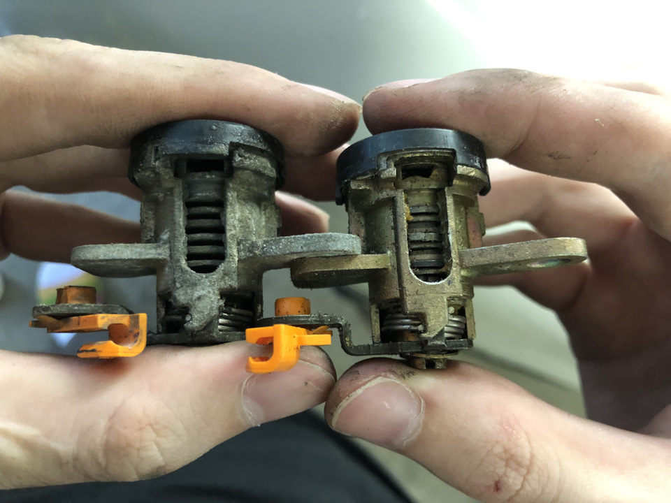 Замена личинок замков — Toyota Mark II (100), 2,5 л, 1998 года | своими ...