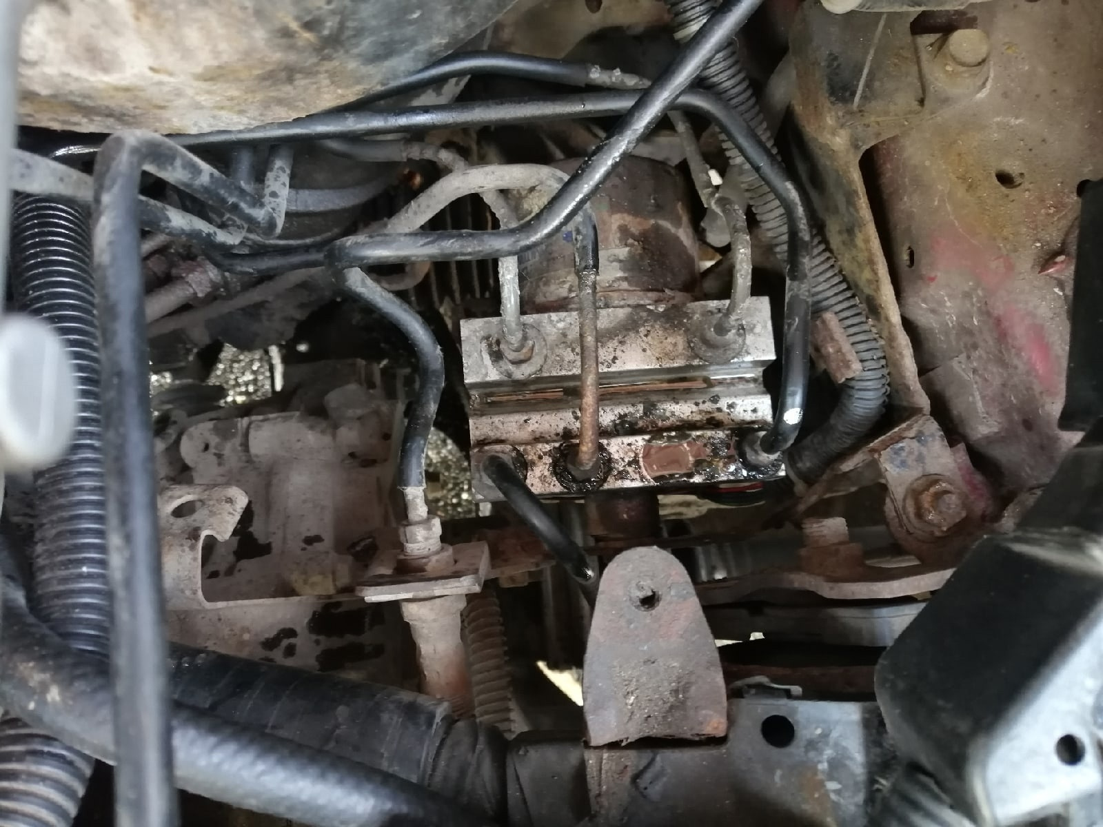 Замена тормозной трубки — Mazda 323 V, 1,5 л, 1997 года | поломка | DRIVE2