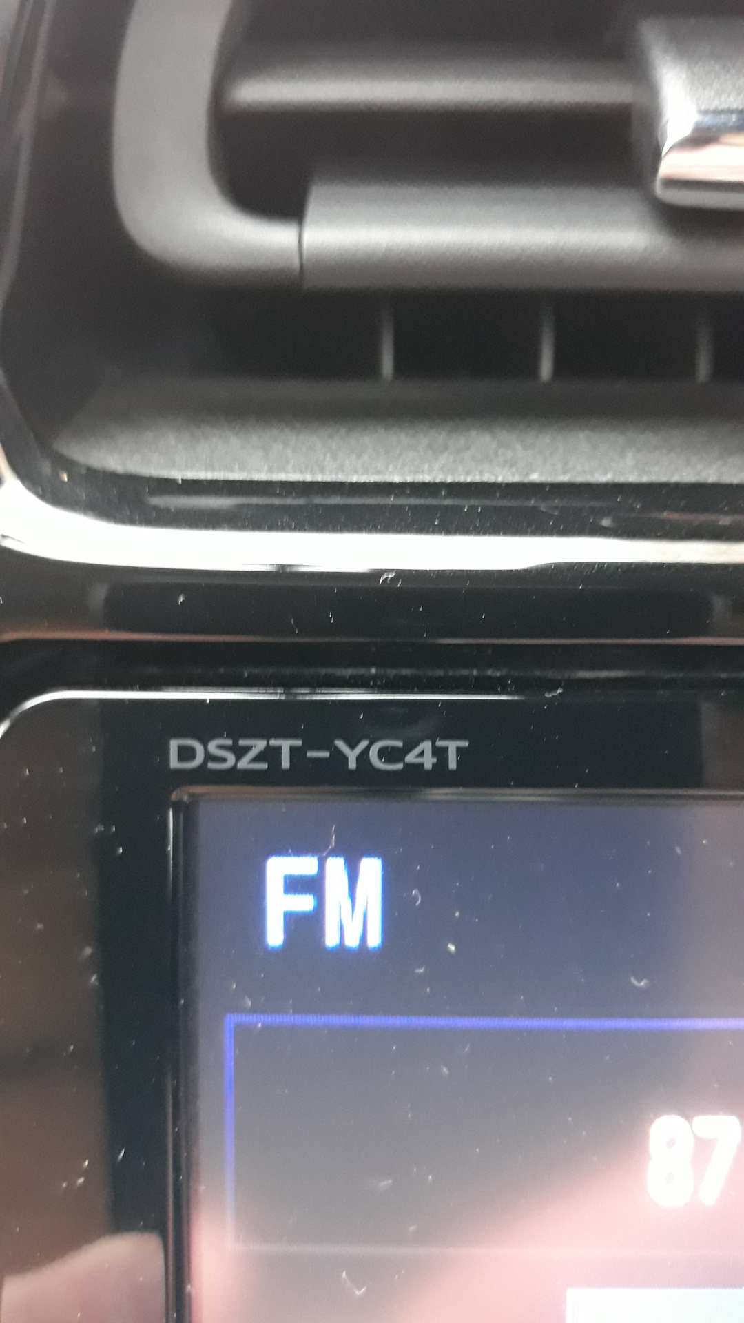 Магнитола Toyota Prius DSZT-YC4T DVD, MP3, SD, CD USB, Bluetooth, 2 DIN - 178x10