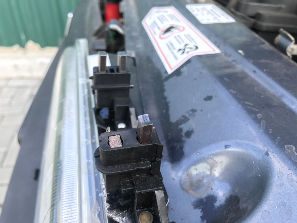 Пропала зарядка(неравномерный износ щёток или облом) — Lada 2109, 1,5 л ...