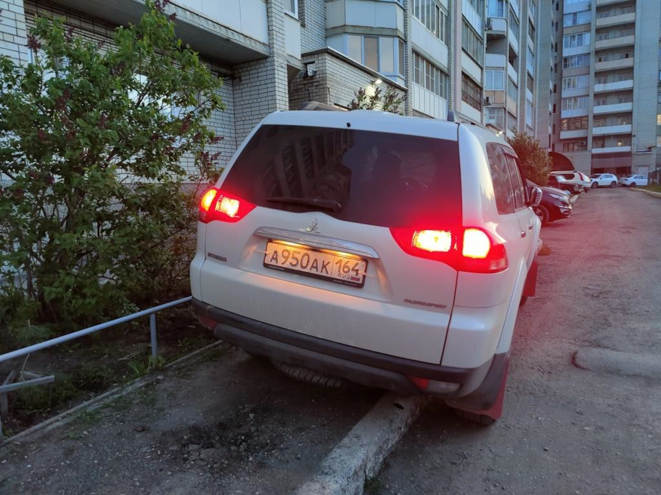 Яркие задние led габариты Pajero sport 2 — Mitsubishi Pajero Sport (2G ...