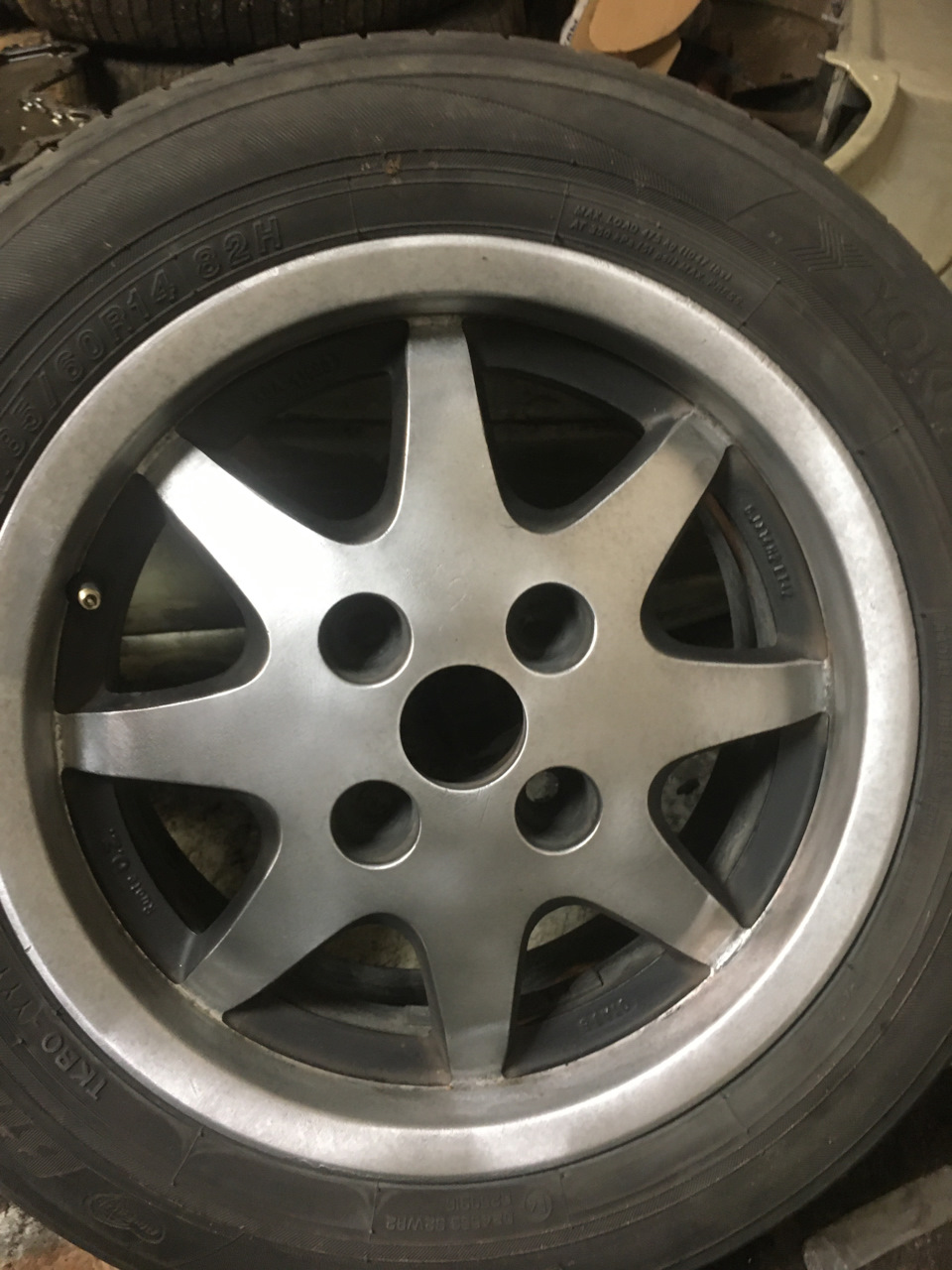 Все таки до полировал осталось покрыть лаком — Москвич 2141, 1,8 л ...