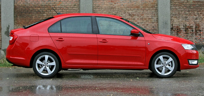 Skoda Rapid Red 2014