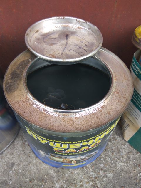 Пушечное сало. Пушечное сало чем разбавить до жидкого состояния. Пушечное сало чем разбавить до жидкого состояния. Обработка автомобиля пушечным салом. Растопить пушсало.