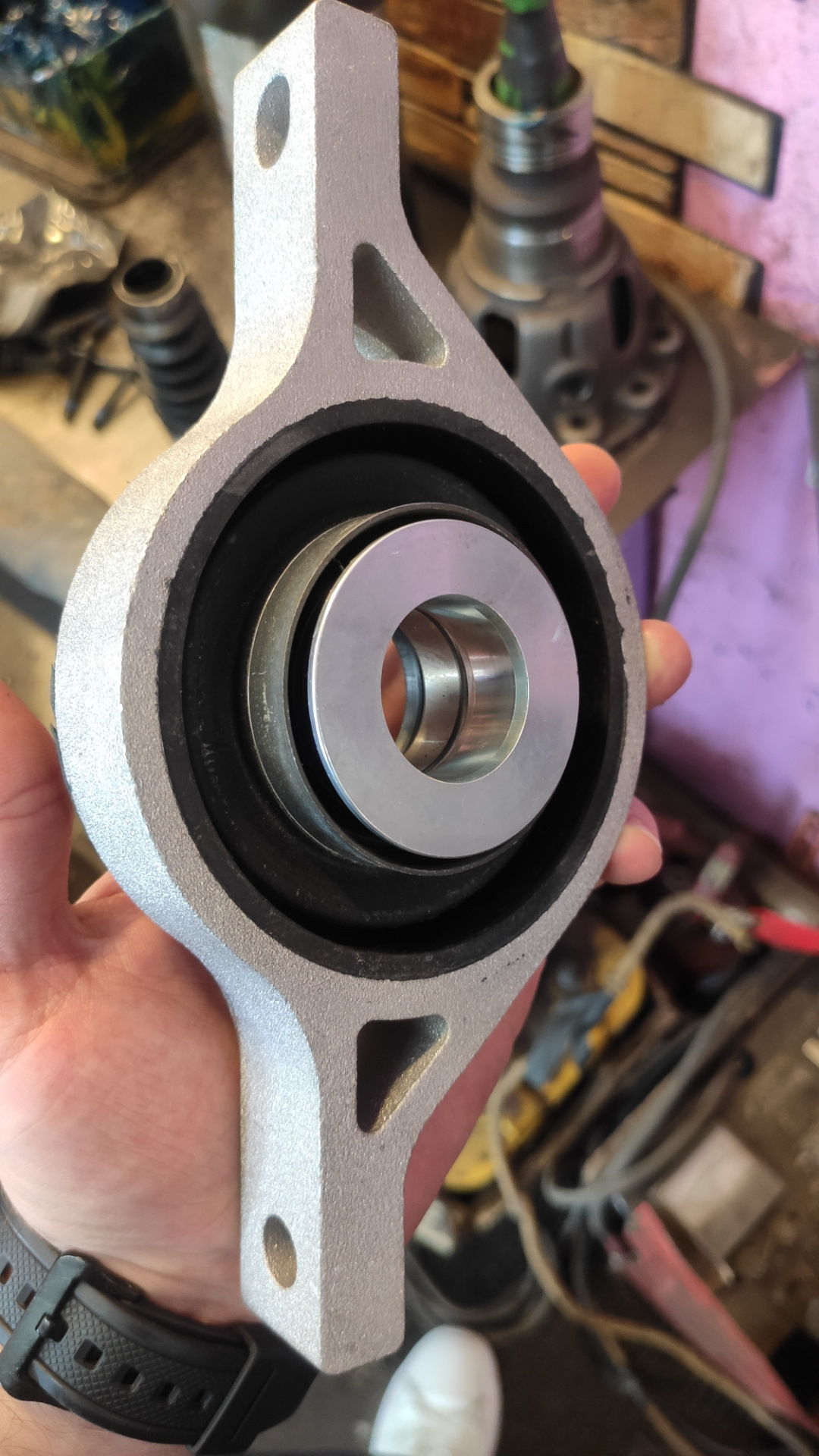 Замена подвесного (подшипник опоры карданного вала). — KIA Sportage (3G ...