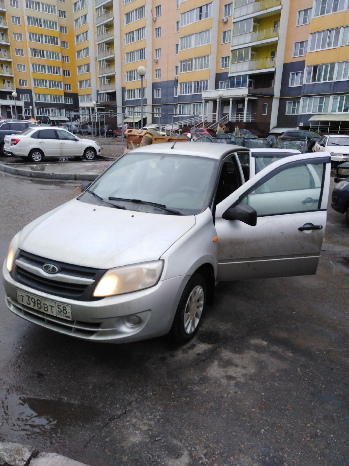 Сломалась дверная ручка внутри салона — Lada Гранта, 1,6 л, 2013 года ...