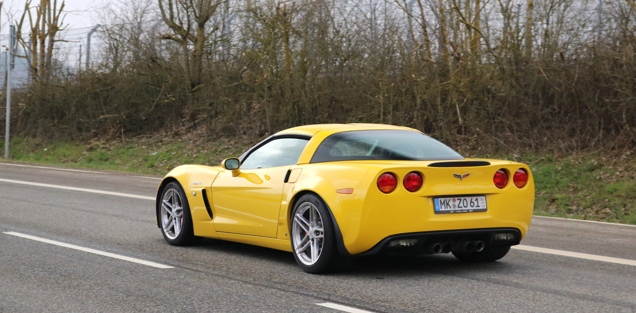 Chevrolet Corvette c6 Yellow