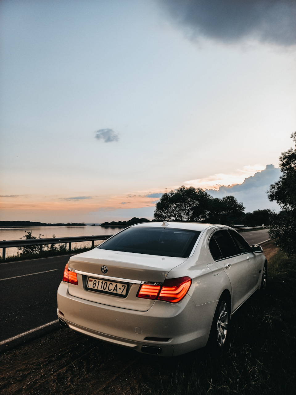 Фоты Красотки ракеты-пушки-гонки-пулемёта-самолёта — BMW 7 series (F01/02),  4,4 л, 2010 года | покатушки | DRIVE2