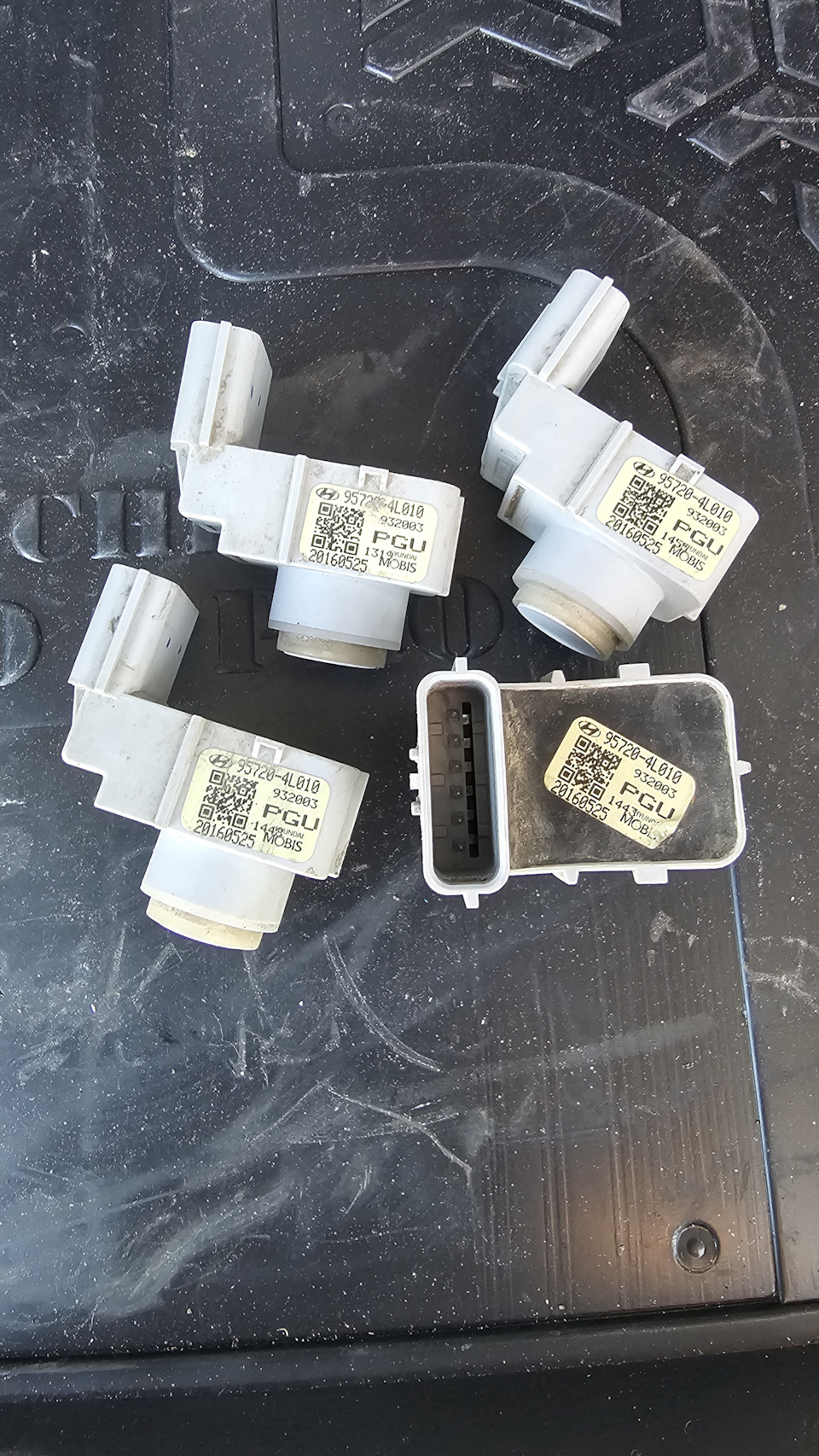 Продажа оригинальных парктроников — Hyundai Solaris (1G), 1,6 л, 2016 ...