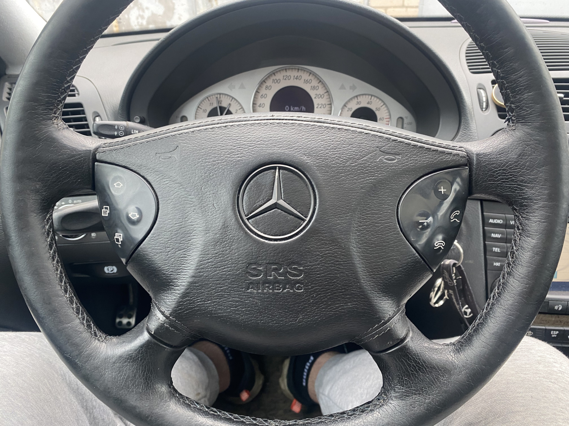 Запись шестая. — Mercedes-Benz E-class (W211), 5 л, 2003 года ...