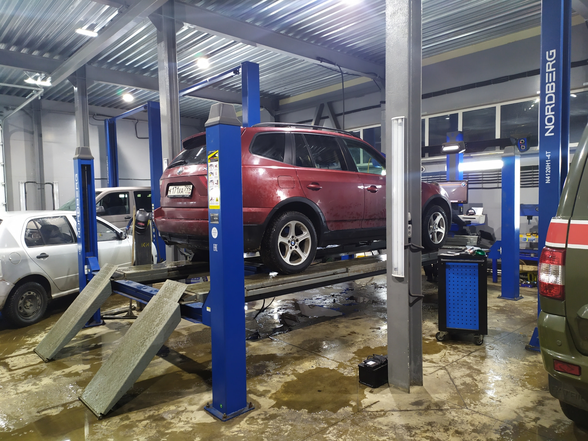 Сход-развал БМВ е83 — BMW X3 (E83), 2,5 л, 2008 года | шины | DRIVE2