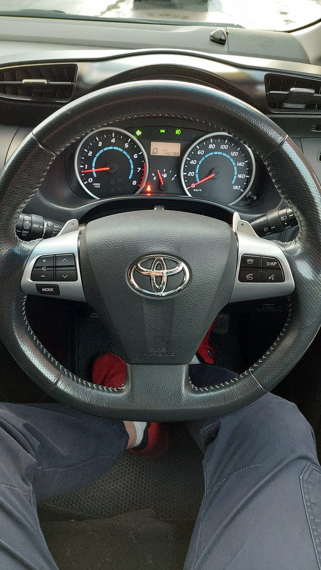 Виш установка мультируля. Мультируль toyota wish zge20. Мультируль на виш 2003. Руль тойота рав4 2005. Мультируль toyota wish zge20.