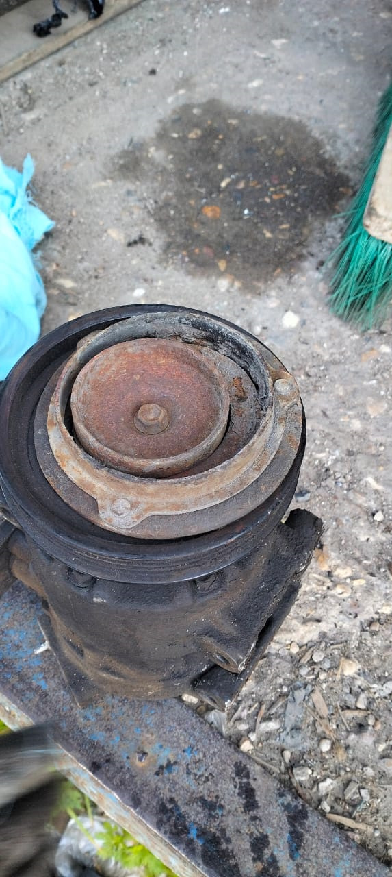 Заменил компрессор кондиционера на контрактный. Стоял от киа рио ...