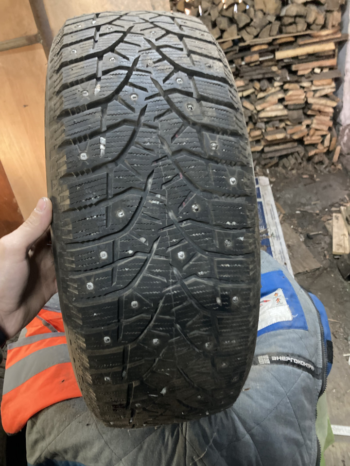 Шины зимние шипованные Bridgestone 215/55 R17 на Mazda 6 (1G) GG, Mazda ...