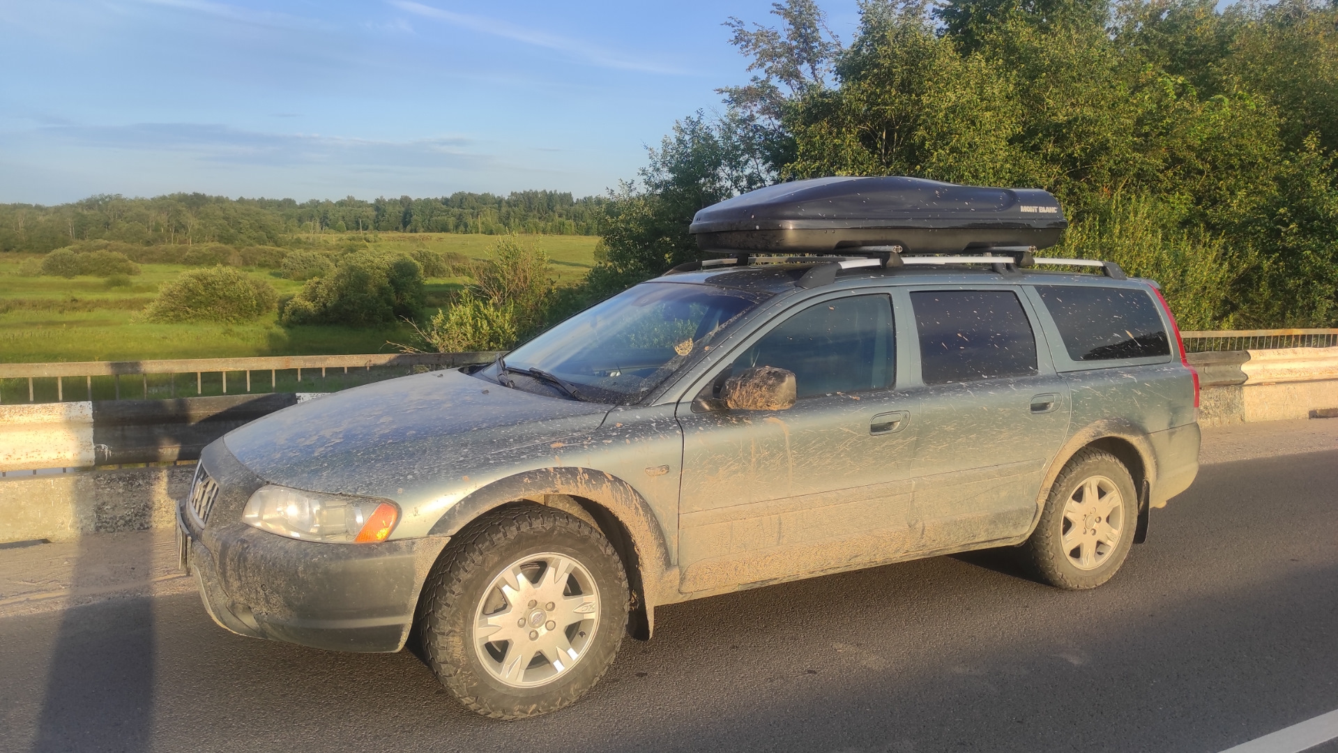 Хочу бокс на крышу. — Volvo XC70 II, 2,5 л, 2004 года | аксессуары | DRIVE2