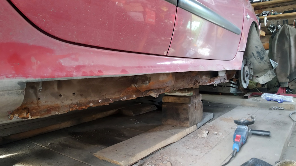 Замена правого порога своими руками. — Peugeot 206, 1,6 л, 2003 года ...