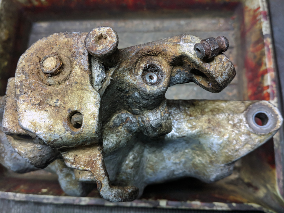 заклинила каретка ручника на суппорте — Citroen C5 (1G), 2,2 л, 2003 ...