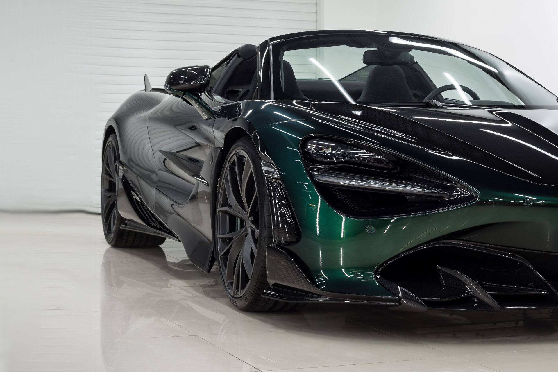 Макларен 720s зеленый