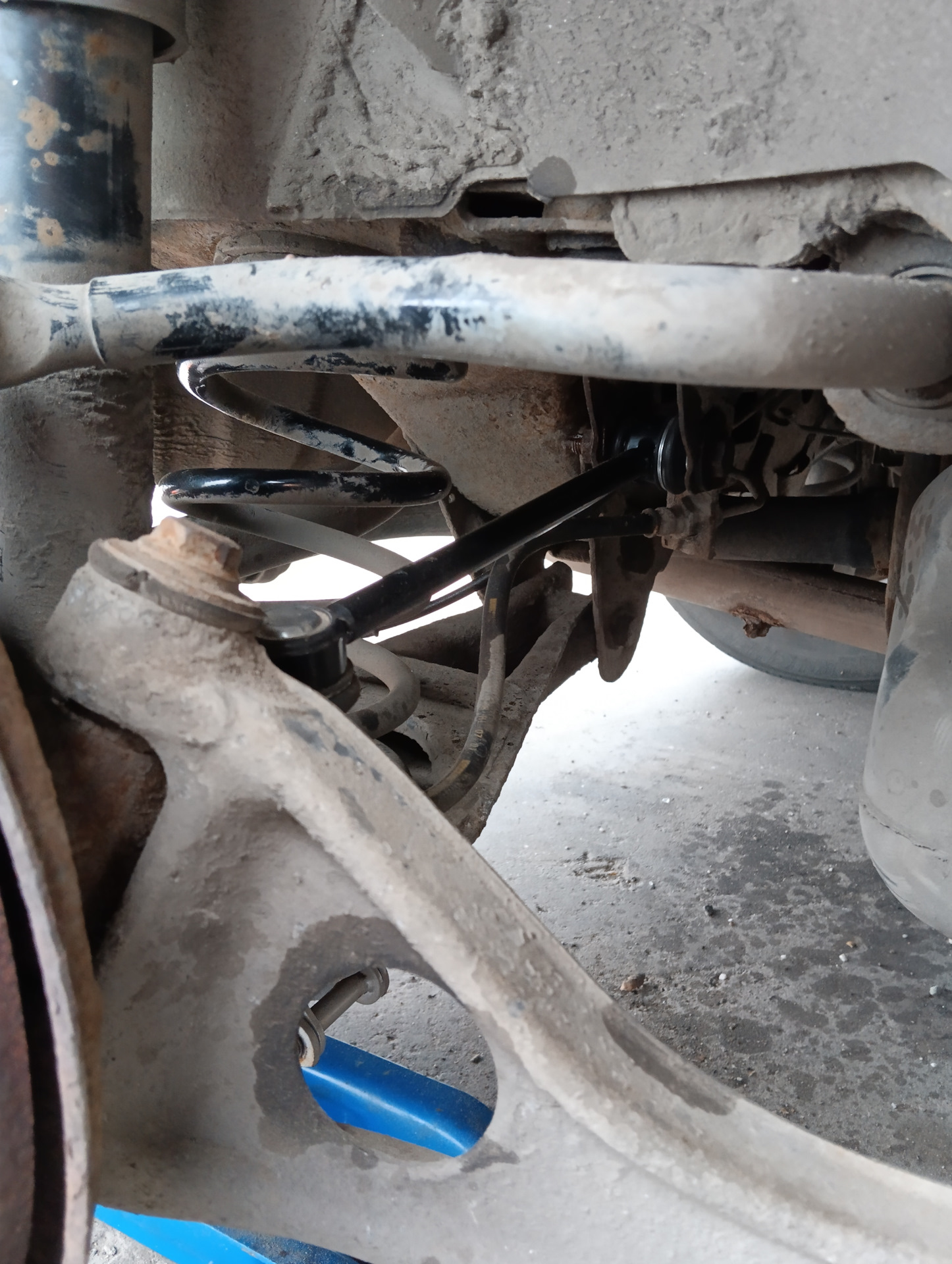 Подушка двигателя и развальная тяга — Peugeot 406, 1,8 л, 2002 года ...