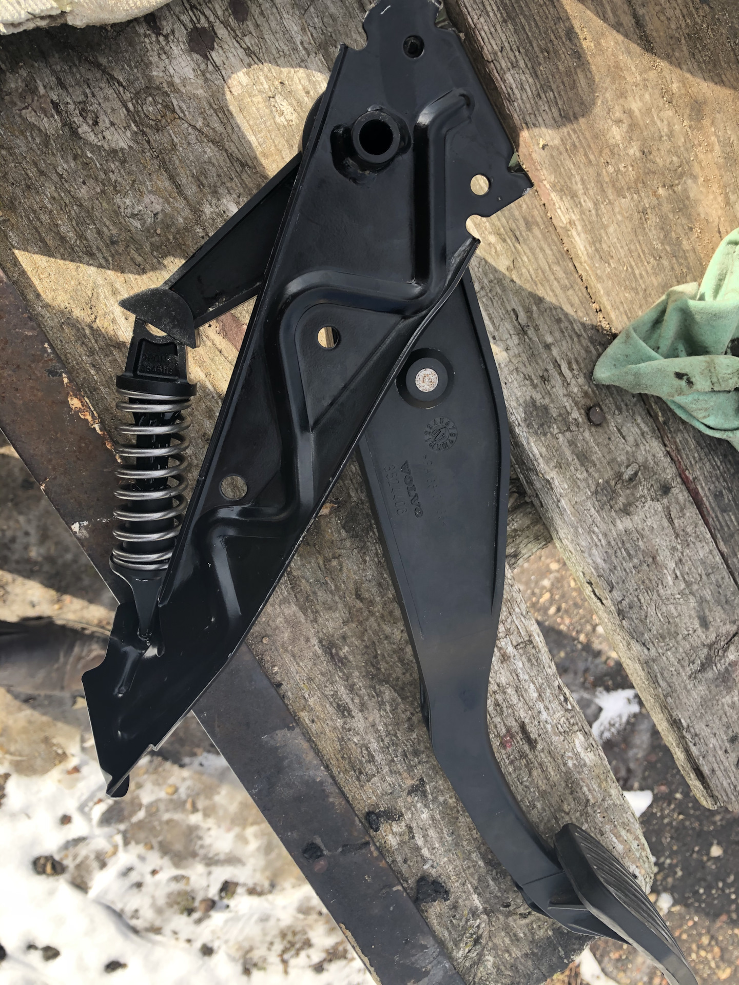 11. Треск педали сцепления. Победа — Volvo S60 (1G), 2,4 л, 2007 года ...