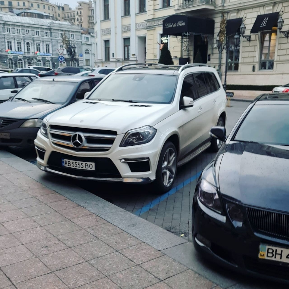 На машине 890 километров. Смотреть фото На машине 890 километров. Смотреть картинку На машине 890 километров. Картинка про На машине 890 километров. Фото На машине 890 километров