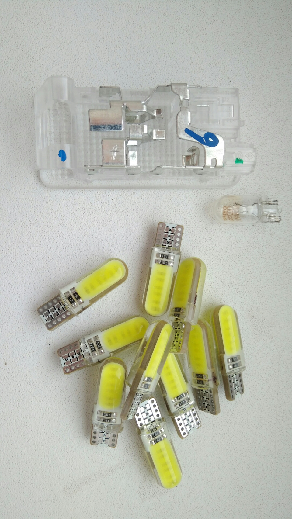 Светодиоды в подсветку. — Lada Vesta SW Cross (1G), 1,6 л, 2018 года ...