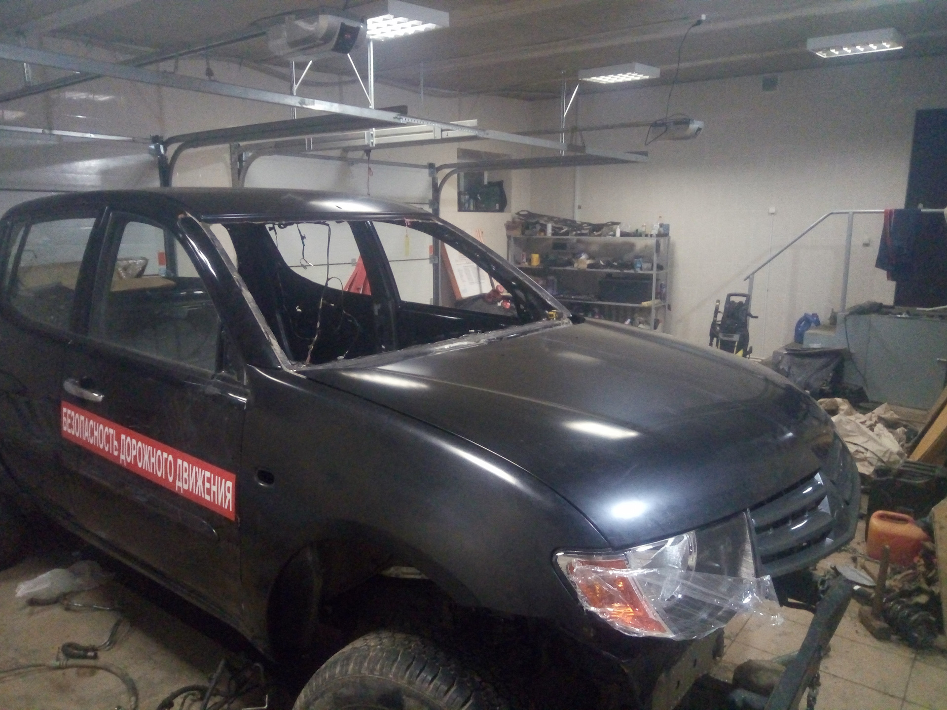 Черный грузовик#3 — Mitsubishi L200 (3G), 2,8 л, 2006 года | другое ...