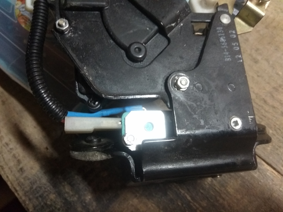 Замена концевика двери багажника — Chery CrossEastar, 2 л, 2012 года ...